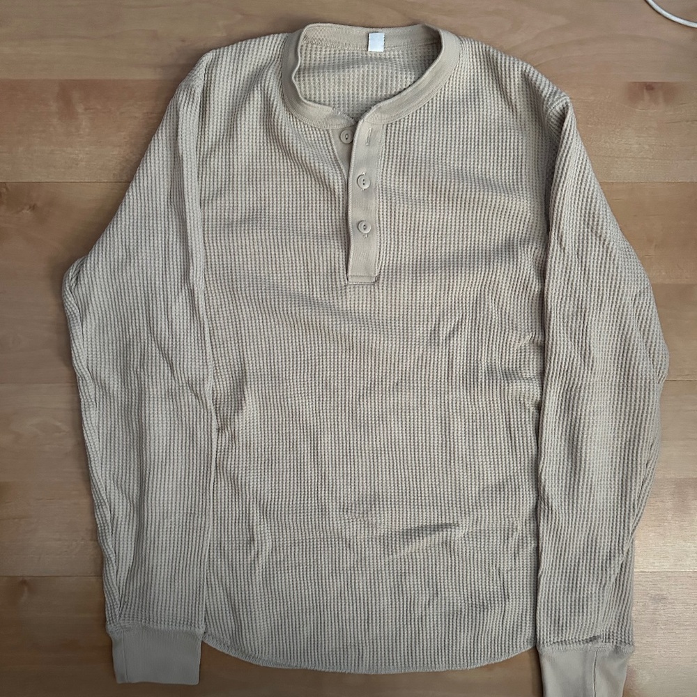 Uniqlo waffle knit tan Henley
